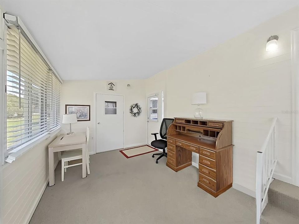 Под контрактом: $169,900 (2 спален, 2 ванн, 828 Квадратных фут)