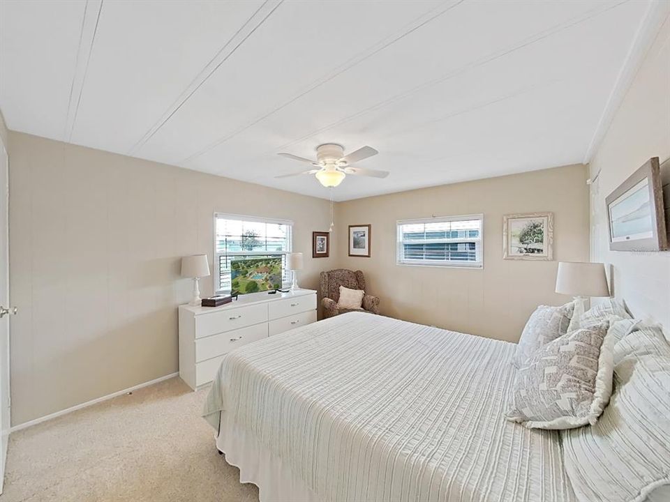 Под контрактом: $169,900 (2 спален, 2 ванн, 828 Квадратных фут)