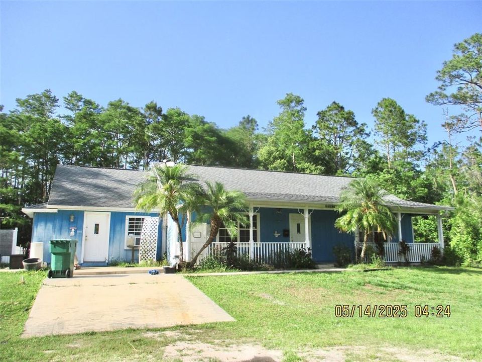 最近售出: $249,900 (2 贝兹, 1 浴室, 1066 平方英尺)