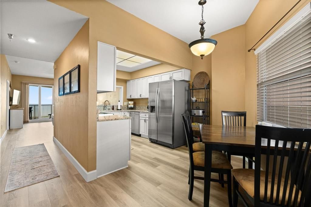 For Sale: $450,000 (2 beds, 2 baths, 1158 Square Feet)