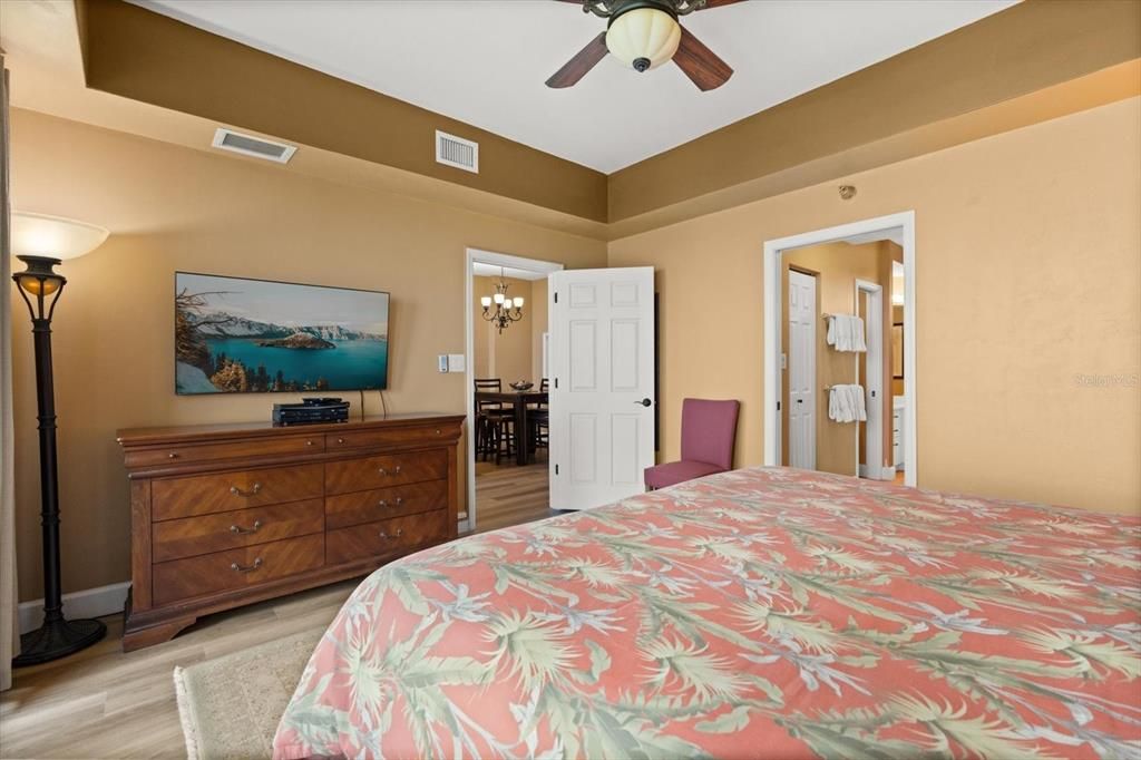 For Sale: $450,000 (2 beds, 2 baths, 1158 Square Feet)