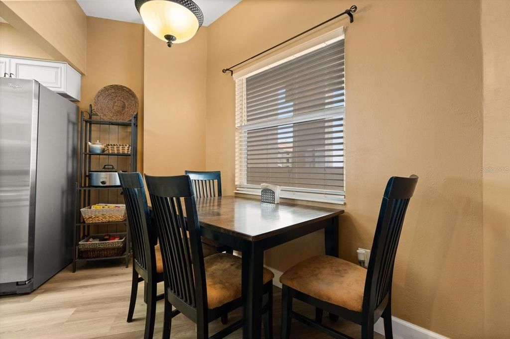 For Sale: $450,000 (2 beds, 2 baths, 1158 Square Feet)