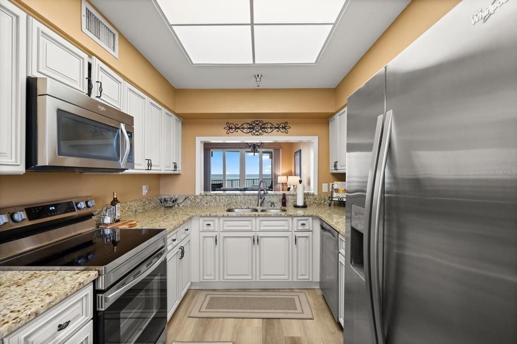 For Sale: $450,000 (2 beds, 2 baths, 1158 Square Feet)