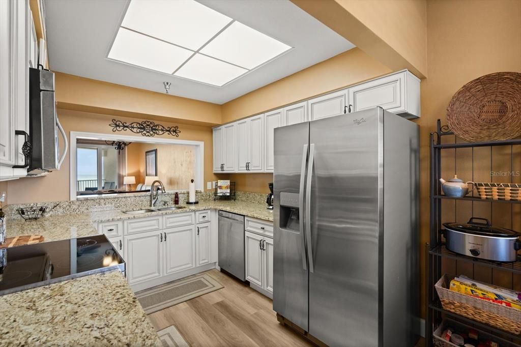 For Sale: $450,000 (2 beds, 2 baths, 1158 Square Feet)