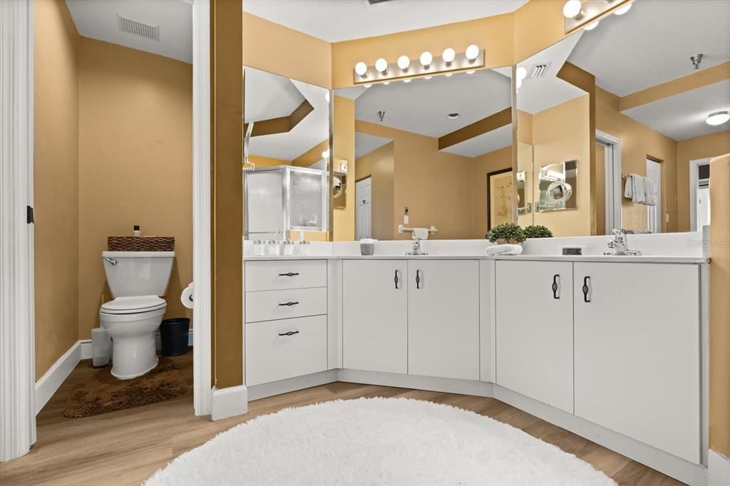 For Sale: $450,000 (2 beds, 2 baths, 1158 Square Feet)