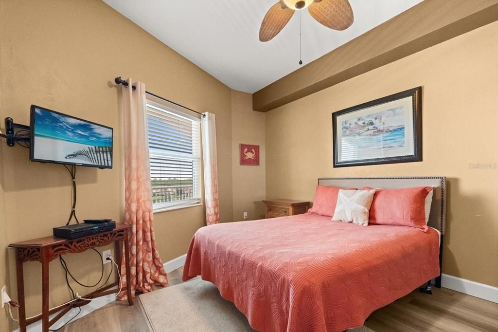 For Sale: $450,000 (2 beds, 2 baths, 1158 Square Feet)