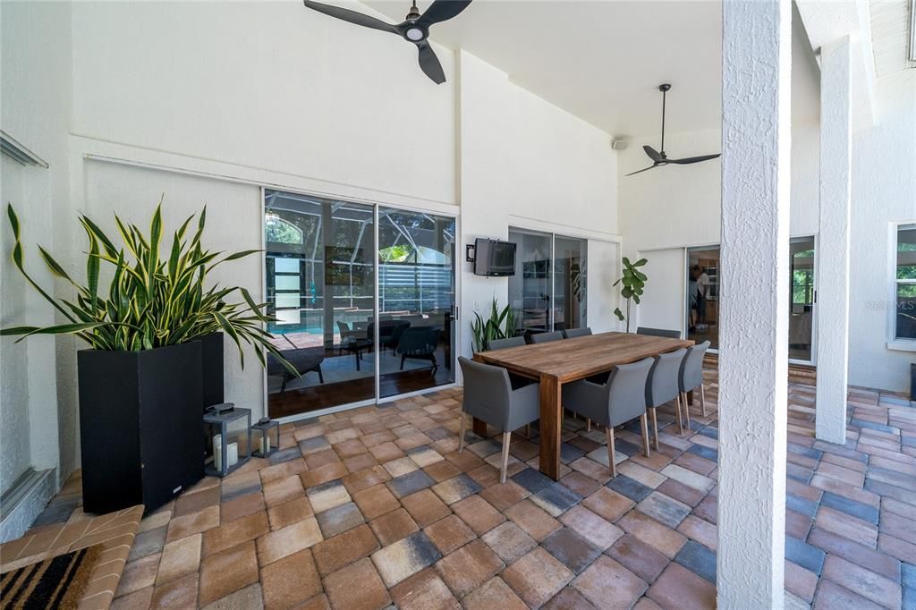 На продажу: $895,000 (3 спален, 2 ванн, 3130 Квадратных фут)