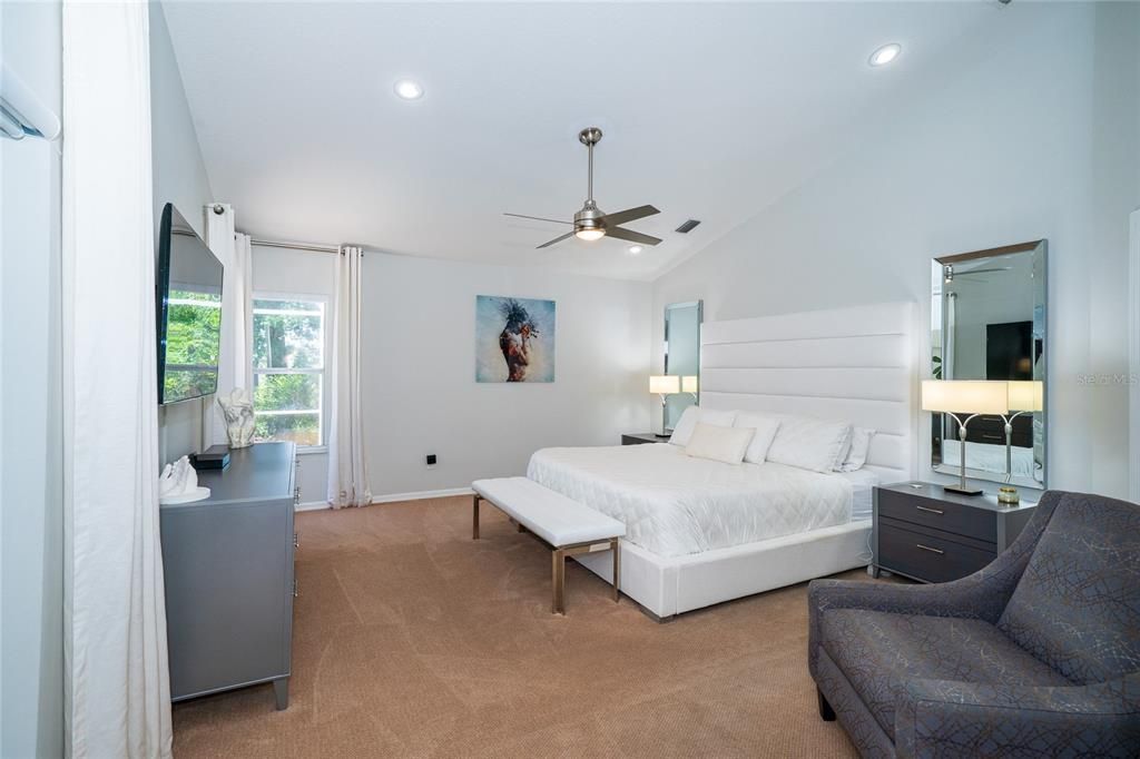 На продажу: $895,000 (3 спален, 2 ванн, 3130 Квадратных фут)