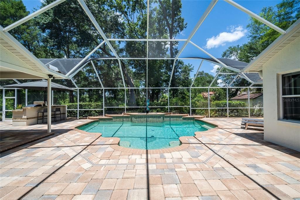 На продажу: $895,000 (3 спален, 2 ванн, 3130 Квадратных фут)