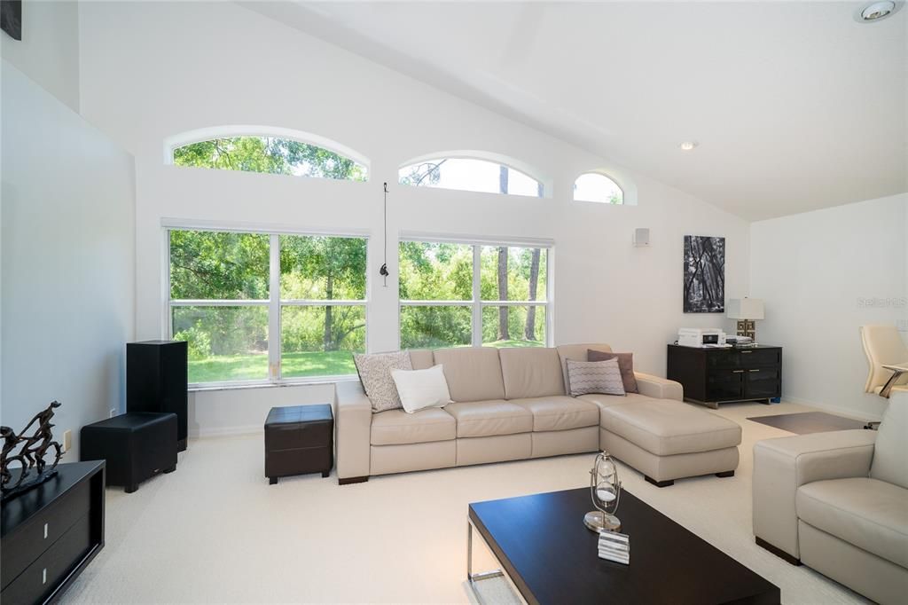 На продажу: $895,000 (3 спален, 2 ванн, 3130 Квадратных фут)