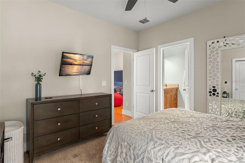 For Sale: $1,300,000 (6 beds, 0 baths, 3263 Square Feet)