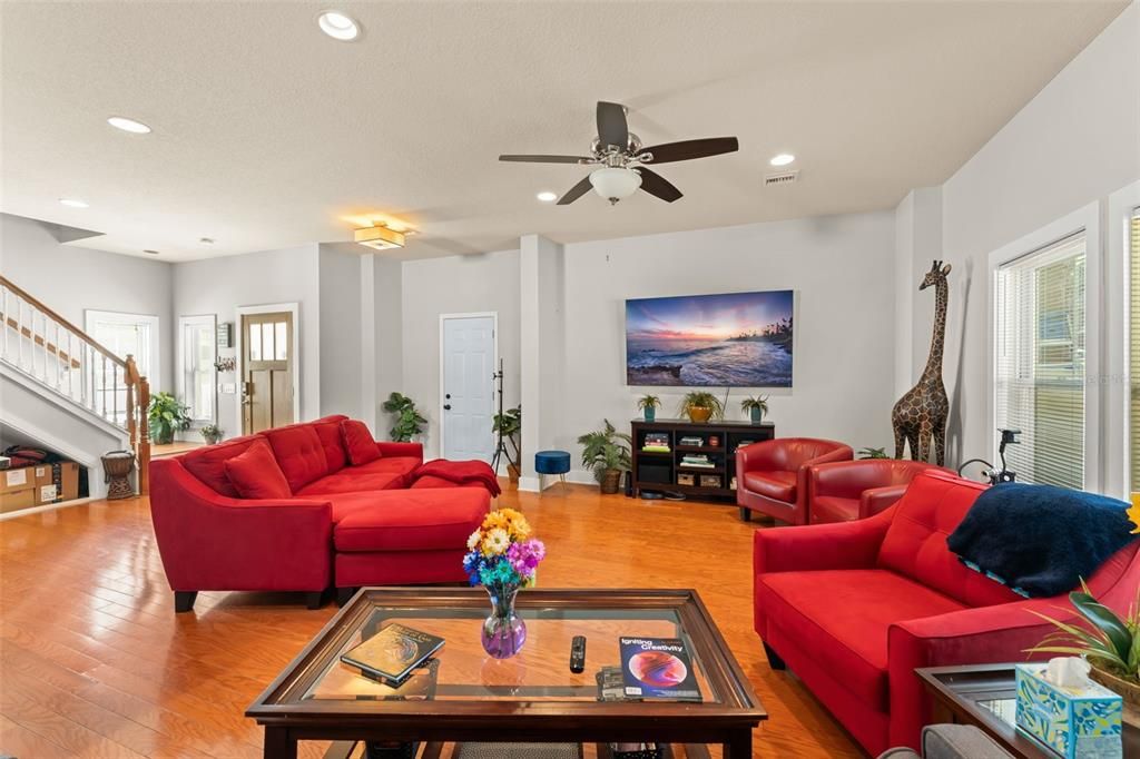 For Sale: $1,300,000 (6 beds, 0 baths, 3263 Square Feet)