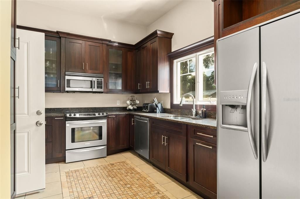 For Sale: $1,300,000 (6 beds, 0 baths, 3263 Square Feet)