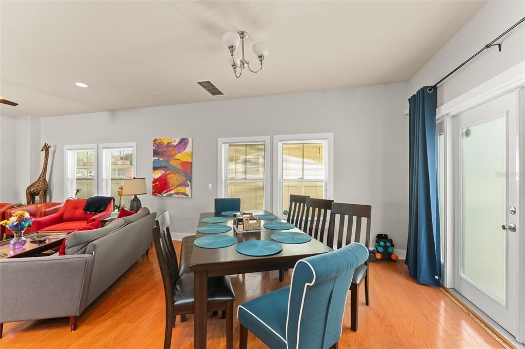 For Sale: $1,300,000 (6 beds, 0 baths, 3263 Square Feet)