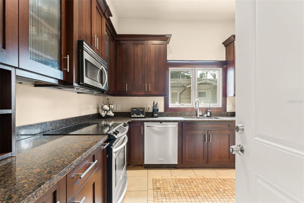 For Sale: $1,300,000 (6 beds, 0 baths, 3263 Square Feet)