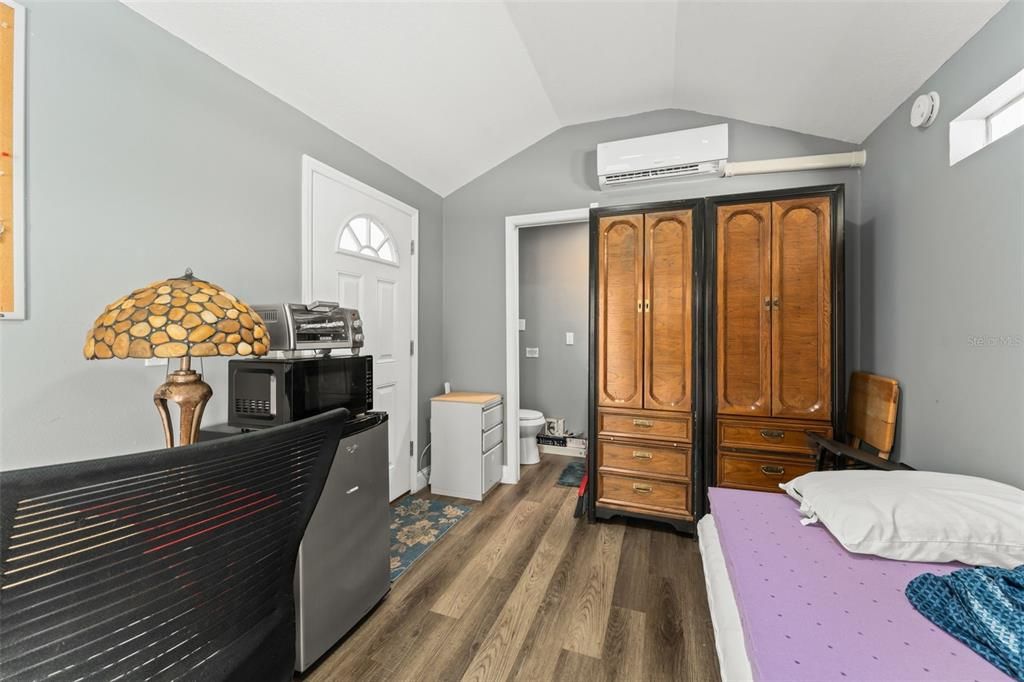 For Sale: $1,300,000 (6 beds, 0 baths, 3263 Square Feet)