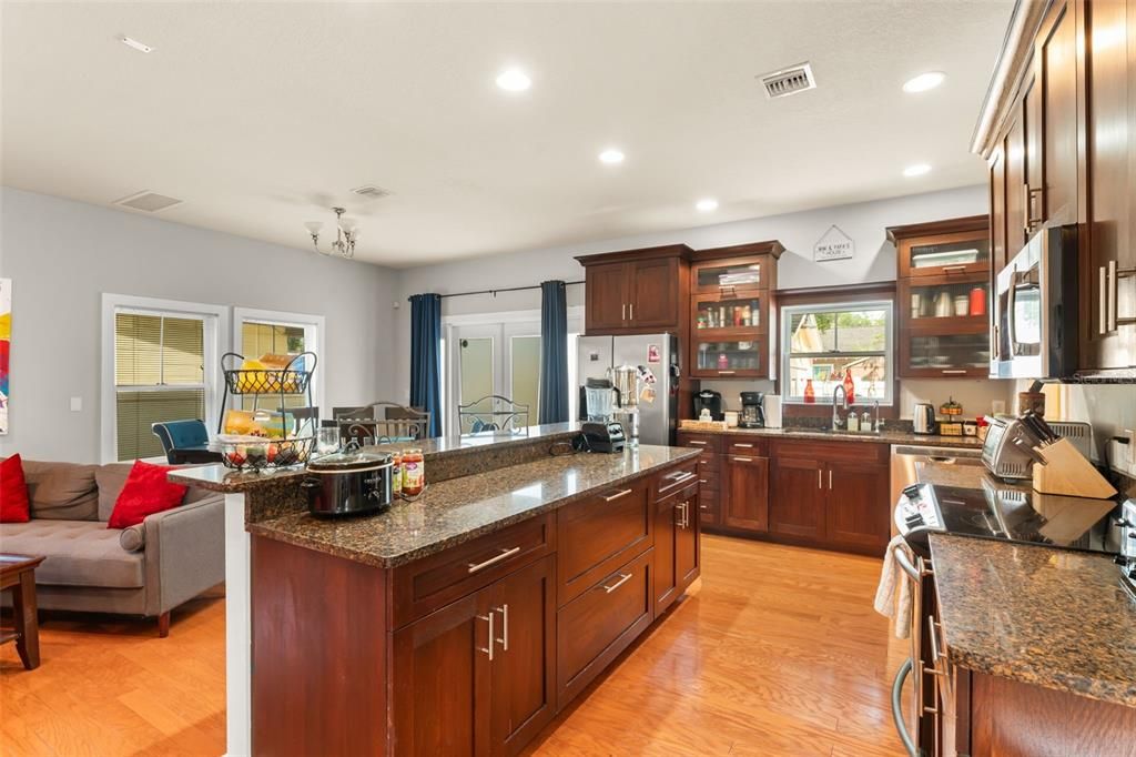 For Sale: $1,300,000 (6 beds, 0 baths, 3263 Square Feet)