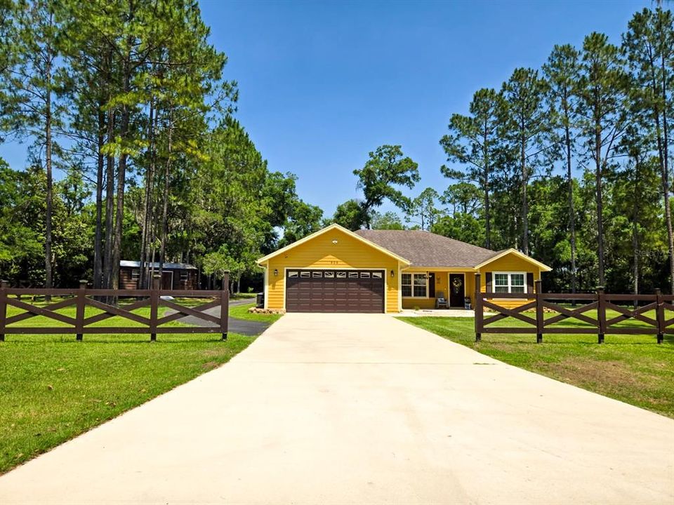 Recently Sold: $322,500 (3 beds, 2 baths, 1597 Square Feet)