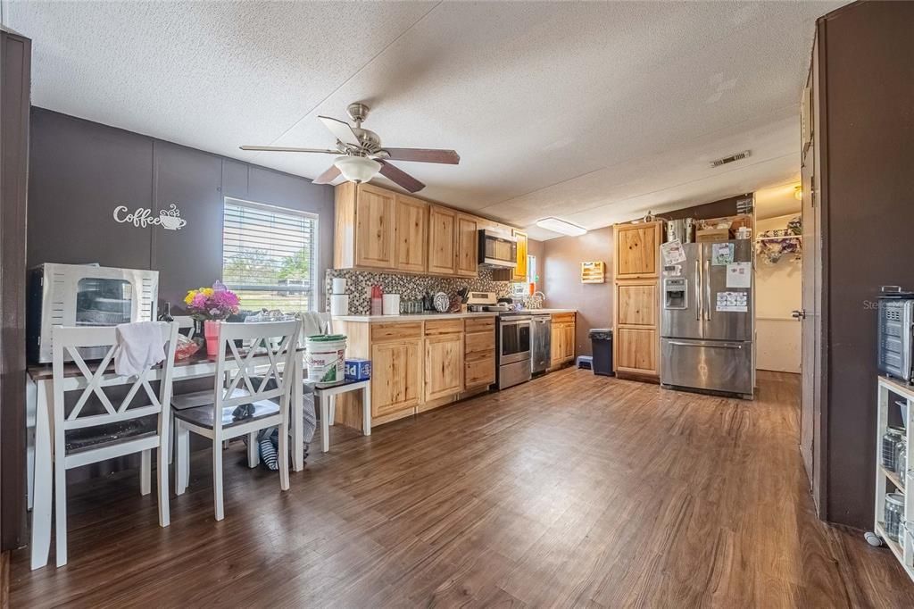 For Sale: $265,000 (4 beds, 2 baths, 1782 Square Feet)