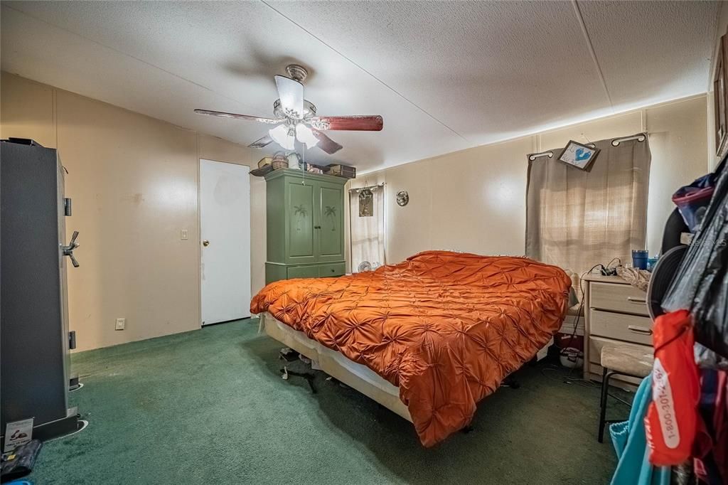 For Sale: $265,000 (4 beds, 2 baths, 1782 Square Feet)