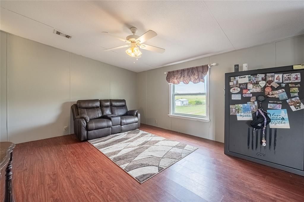 For Sale: $265,000 (4 beds, 2 baths, 1782 Square Feet)