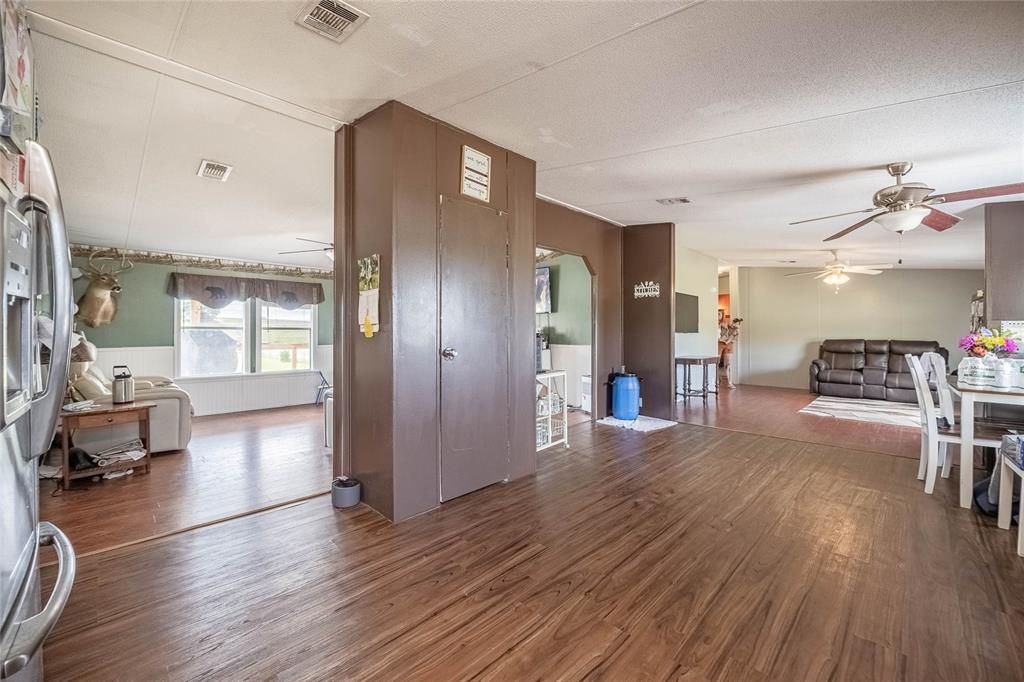 For Sale: $265,000 (4 beds, 2 baths, 1782 Square Feet)