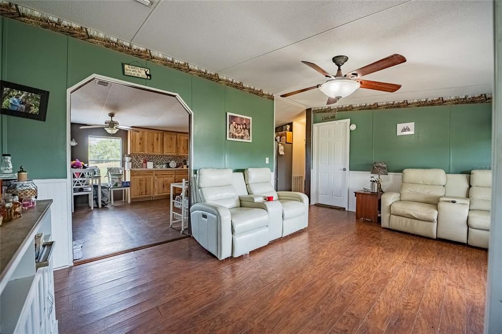 For Sale: $265,000 (4 beds, 2 baths, 1782 Square Feet)