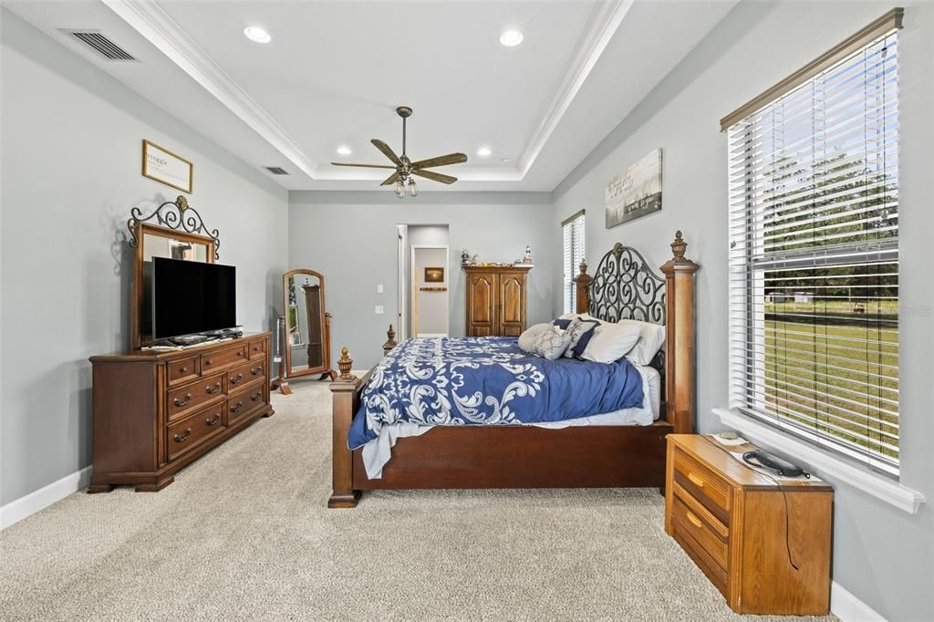 For Sale: $1,105,000 (3 beds, 2 baths, 2614 Square Feet)