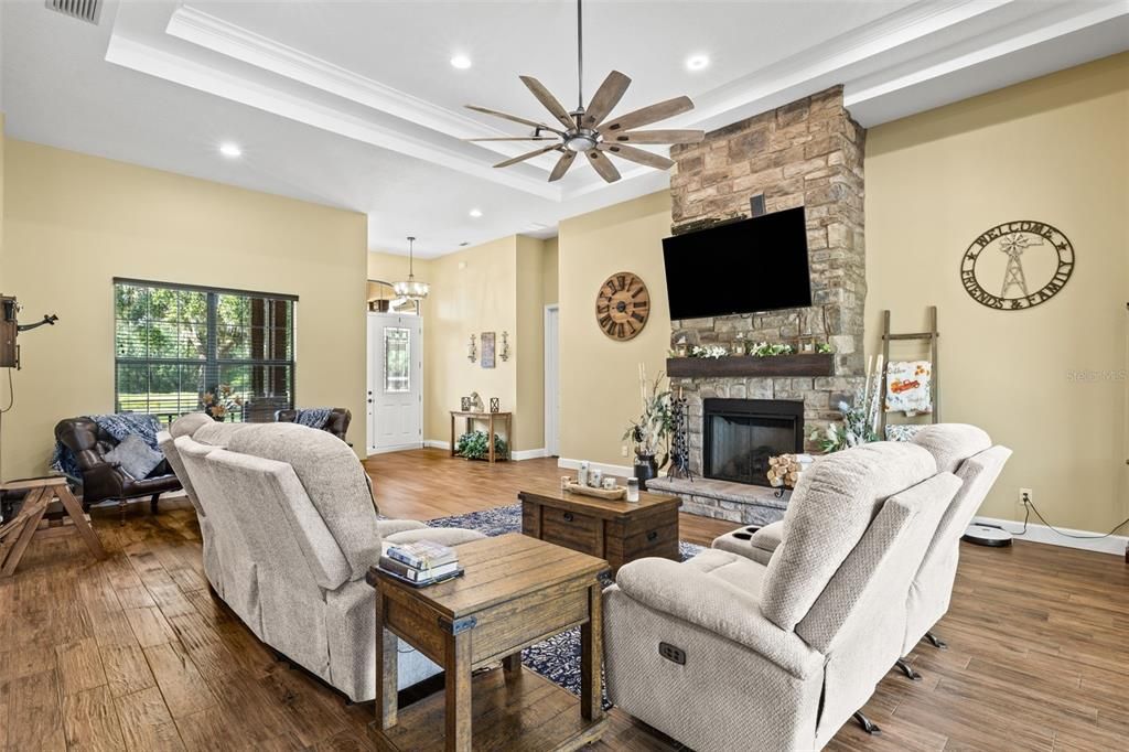 For Sale: $1,105,000 (3 beds, 2 baths, 2614 Square Feet)