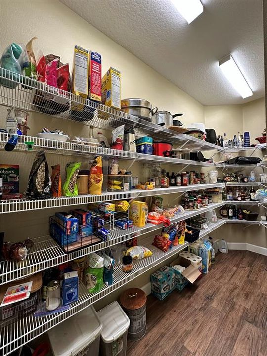 For Sale: $1,105,000 (3 beds, 2 baths, 2614 Square Feet)