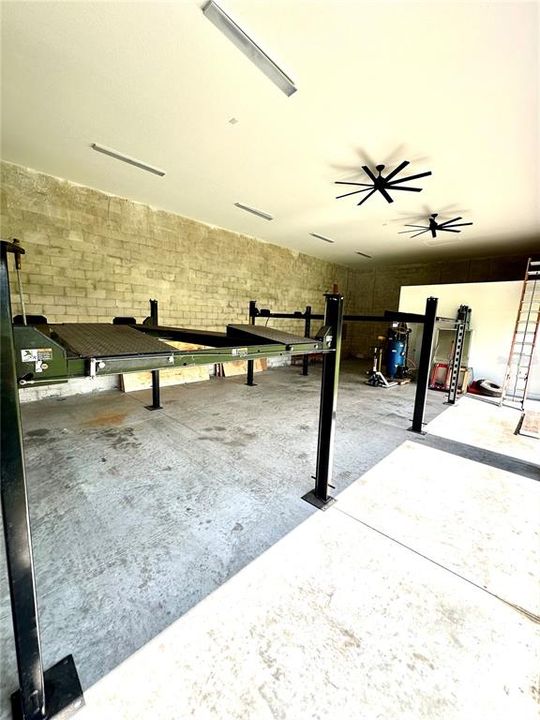 For Sale: $1,105,000 (3 beds, 2 baths, 2614 Square Feet)