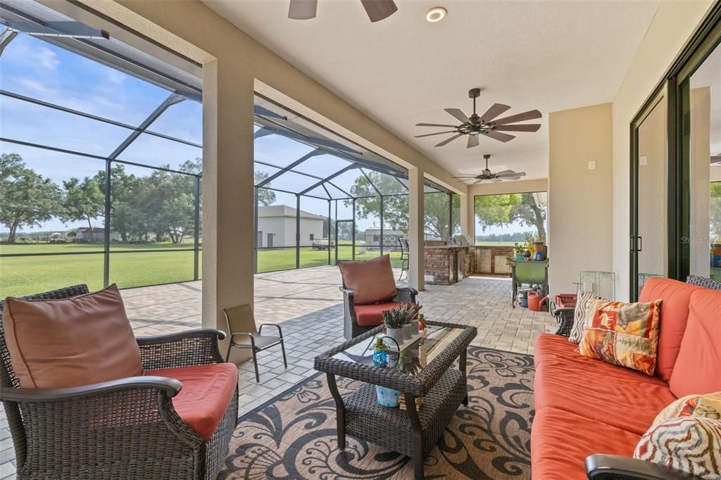 For Sale: $1,105,000 (3 beds, 2 baths, 2614 Square Feet)