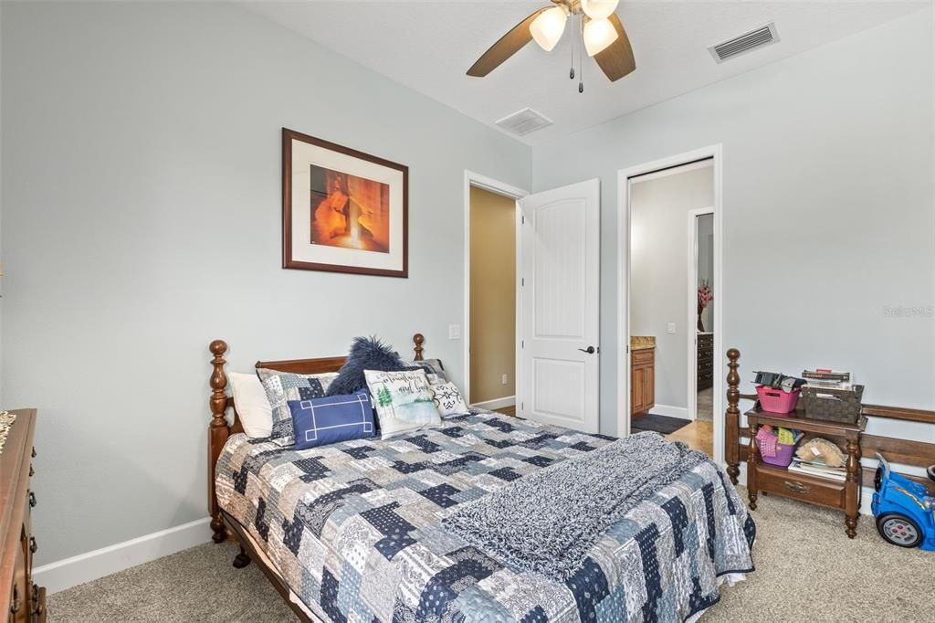 For Sale: $1,105,000 (3 beds, 2 baths, 2614 Square Feet)