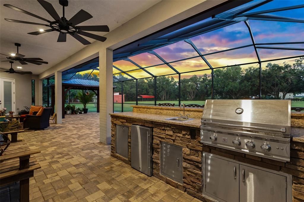 For Sale: $1,105,000 (3 beds, 2 baths, 2614 Square Feet)