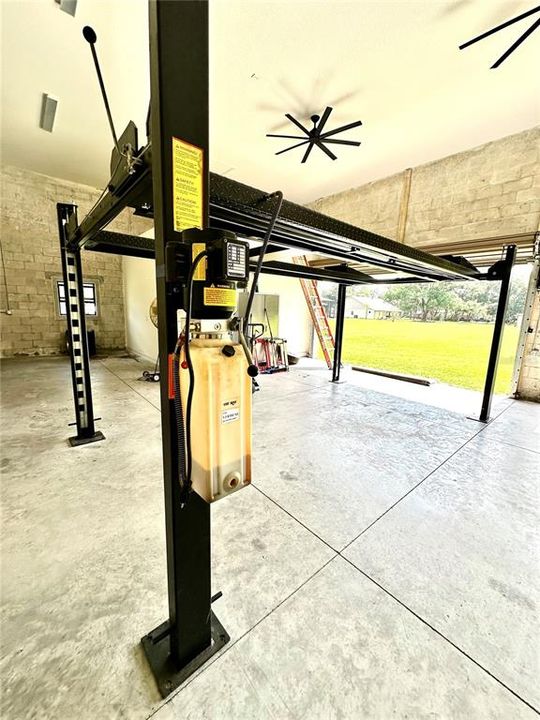 For Sale: $1,105,000 (3 beds, 2 baths, 2614 Square Feet)