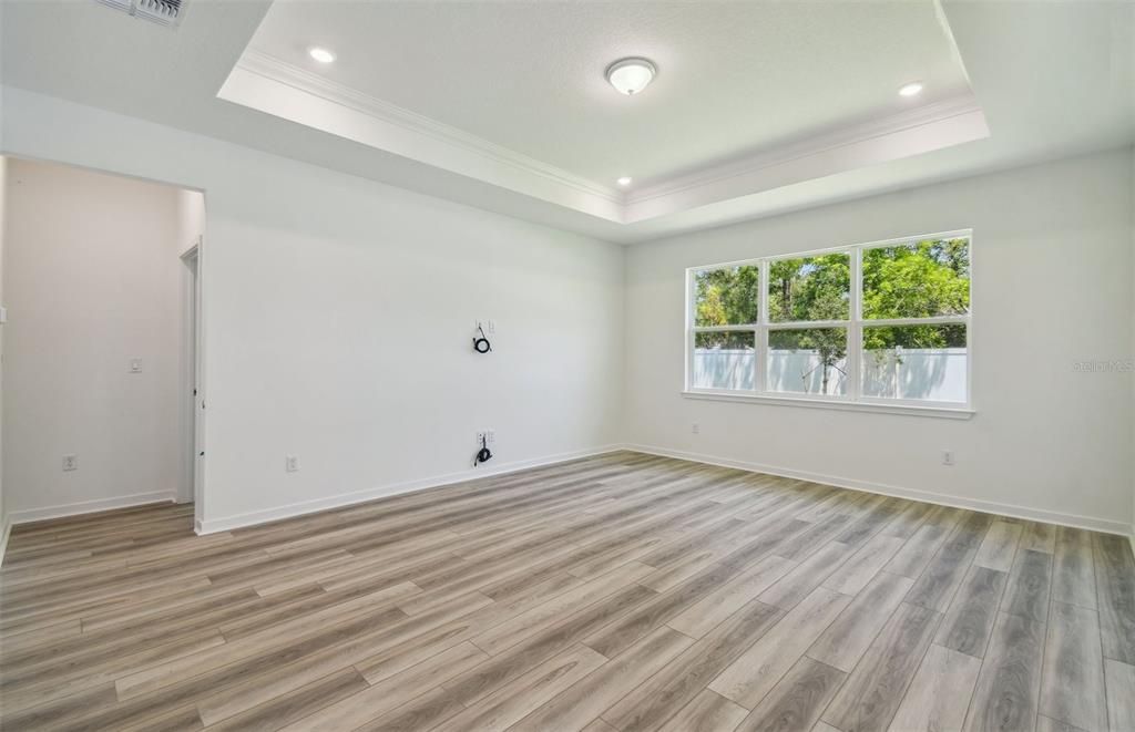 Active With Contract: $348,180 (4 beds, 2 baths, 1898 Square Feet)