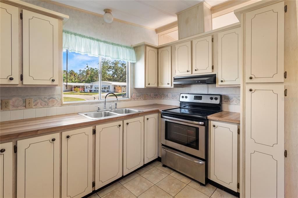 待售: $99,500 (2 贝兹, 2 浴室, 864 平方英尺)