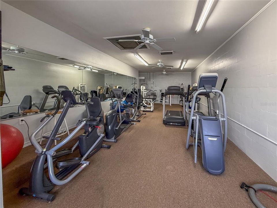 待售: $99,500 (2 贝兹, 2 浴室, 864 平方英尺)