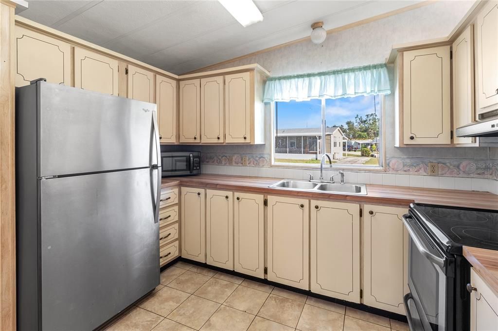 待售: $99,500 (2 贝兹, 2 浴室, 864 平方英尺)