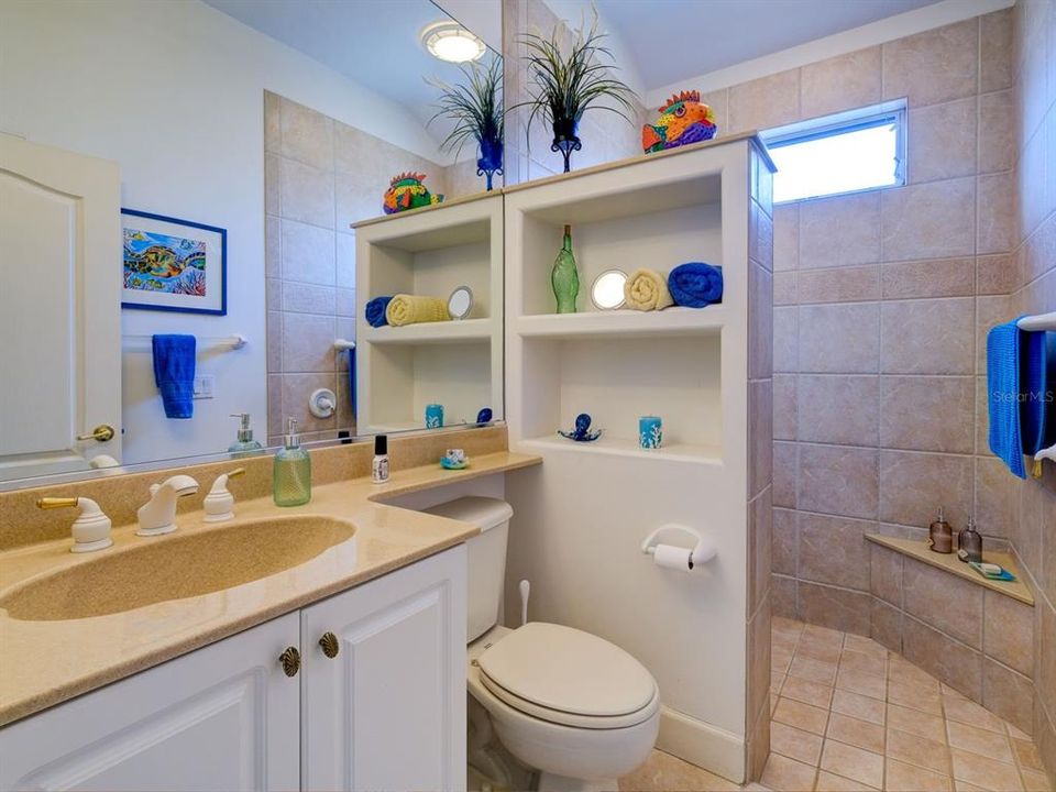 For Rent: $10,000 (3 beds, 2 baths, 2275 Square Feet)