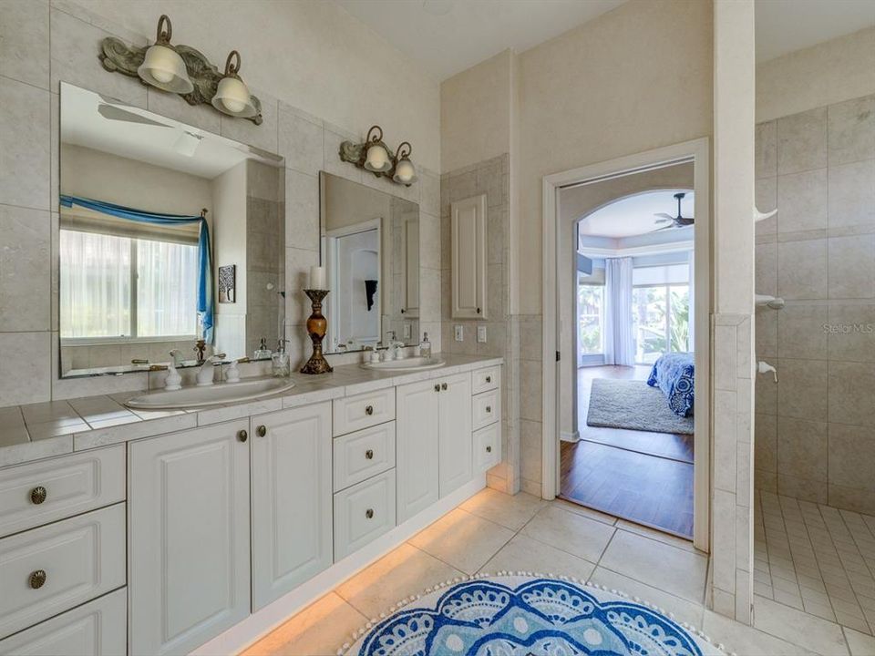 For Rent: $10,000 (3 beds, 2 baths, 2275 Square Feet)