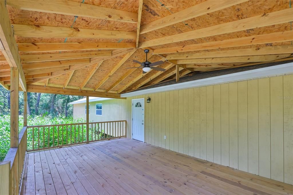 合同活跃: $799,000 (3 贝兹, 2 浴室, 1828 平方英尺)