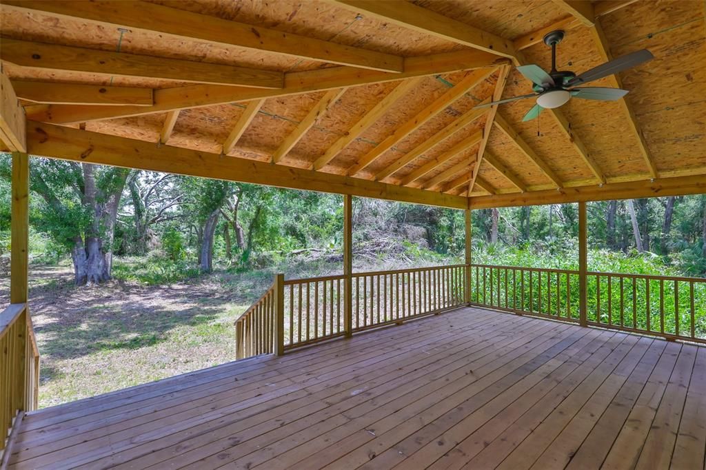 合同活跃: $799,000 (3 贝兹, 2 浴室, 1828 平方英尺)