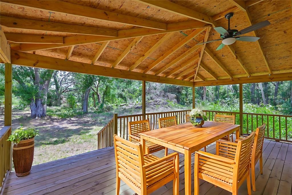 合同活跃: $799,000 (3 贝兹, 2 浴室, 1828 平方英尺)