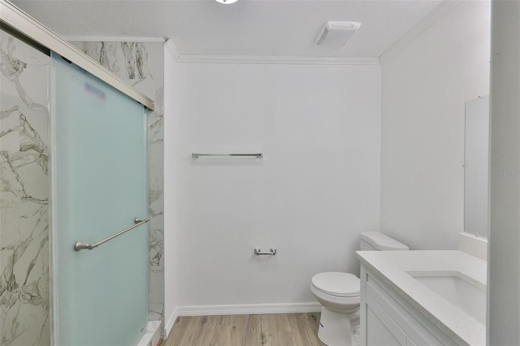 合同活跃: $799,000 (3 贝兹, 2 浴室, 1828 平方英尺)