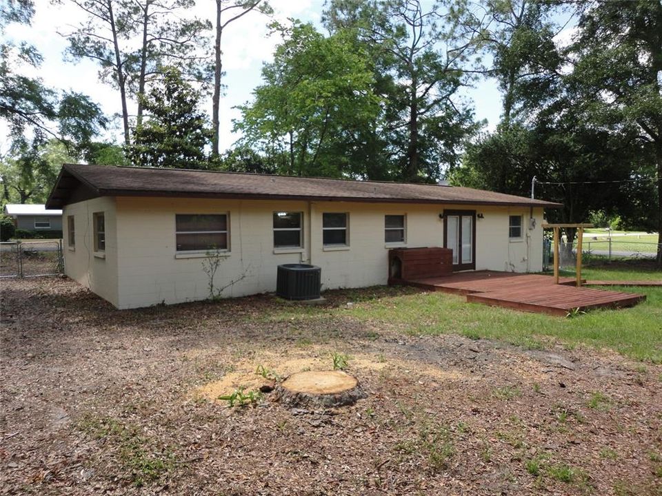 Recently Rented: $1,595 (3 beds, 2 baths, 1134 Square Feet)