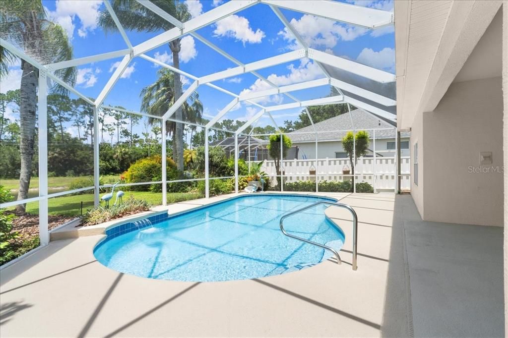 Под контрактом: $619,900 (3 спален, 2 ванн, 2929 Квадратных фут)