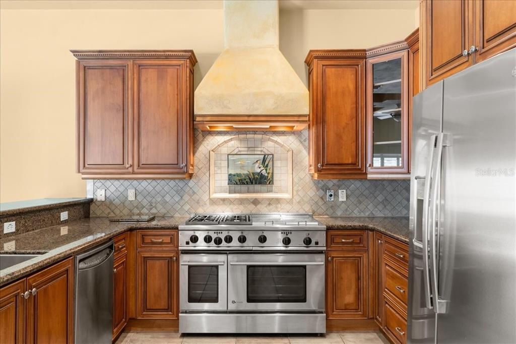 Под контрактом: $619,900 (3 спален, 2 ванн, 2929 Квадратных фут)