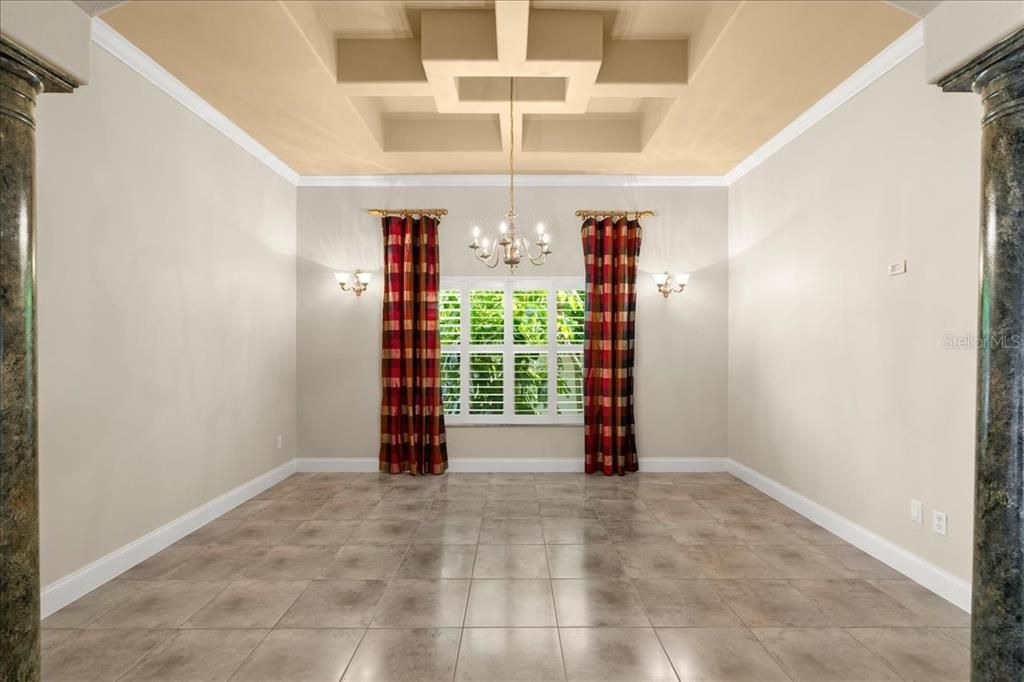 Под контрактом: $619,900 (3 спален, 2 ванн, 2929 Квадратных фут)