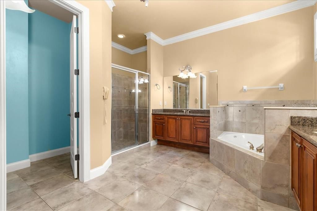 Под контрактом: $619,900 (3 спален, 2 ванн, 2929 Квадратных фут)